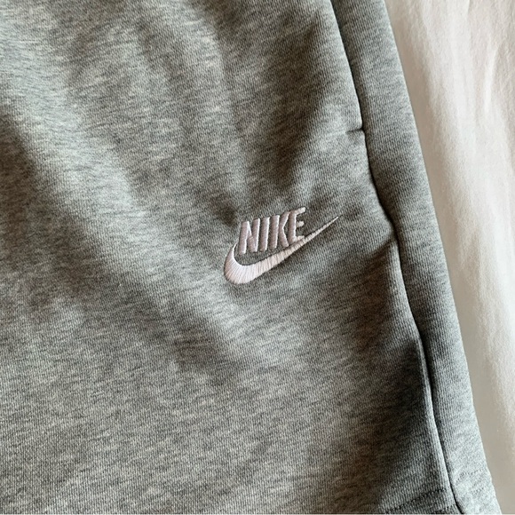 Women’s Nike Sportswear Essential Fleece Standard Fit High Rise Gray Shorts 3X - Picture 5 of 13